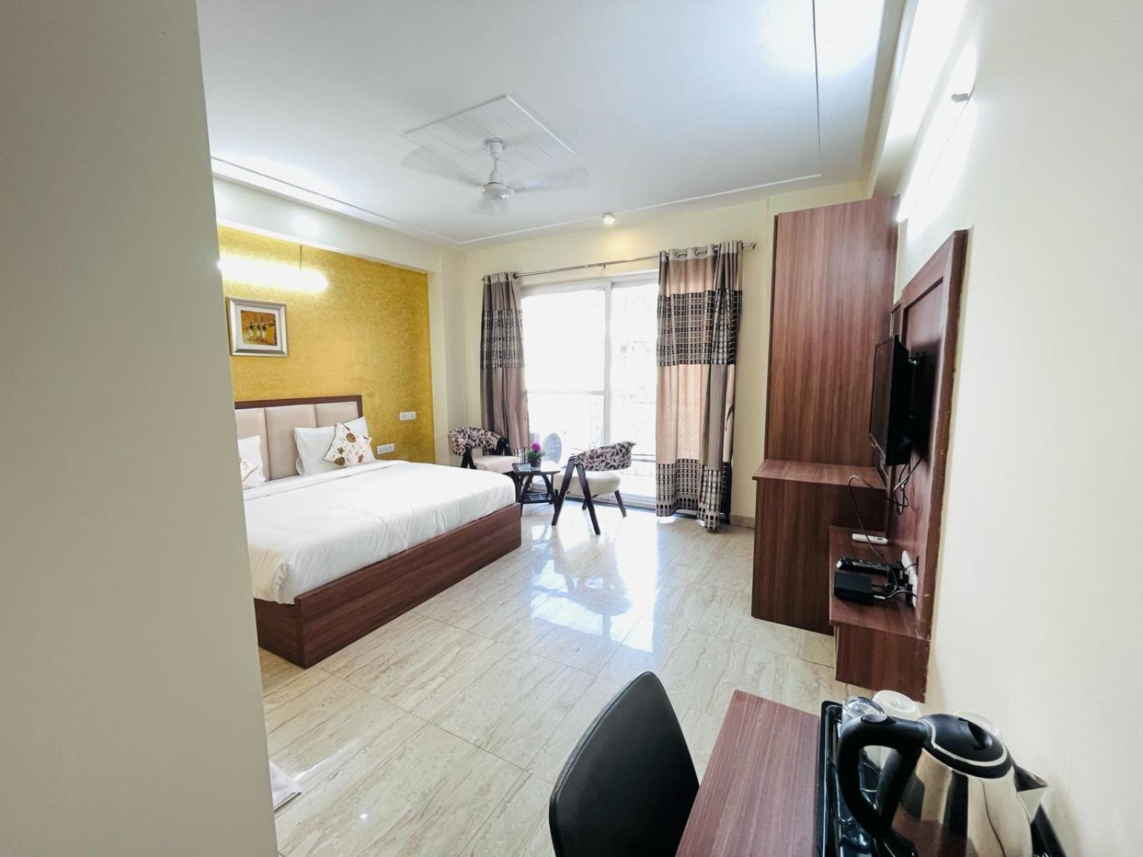Hotel The Luxe 18 - Golf Course Road Gurgaon Esterno foto