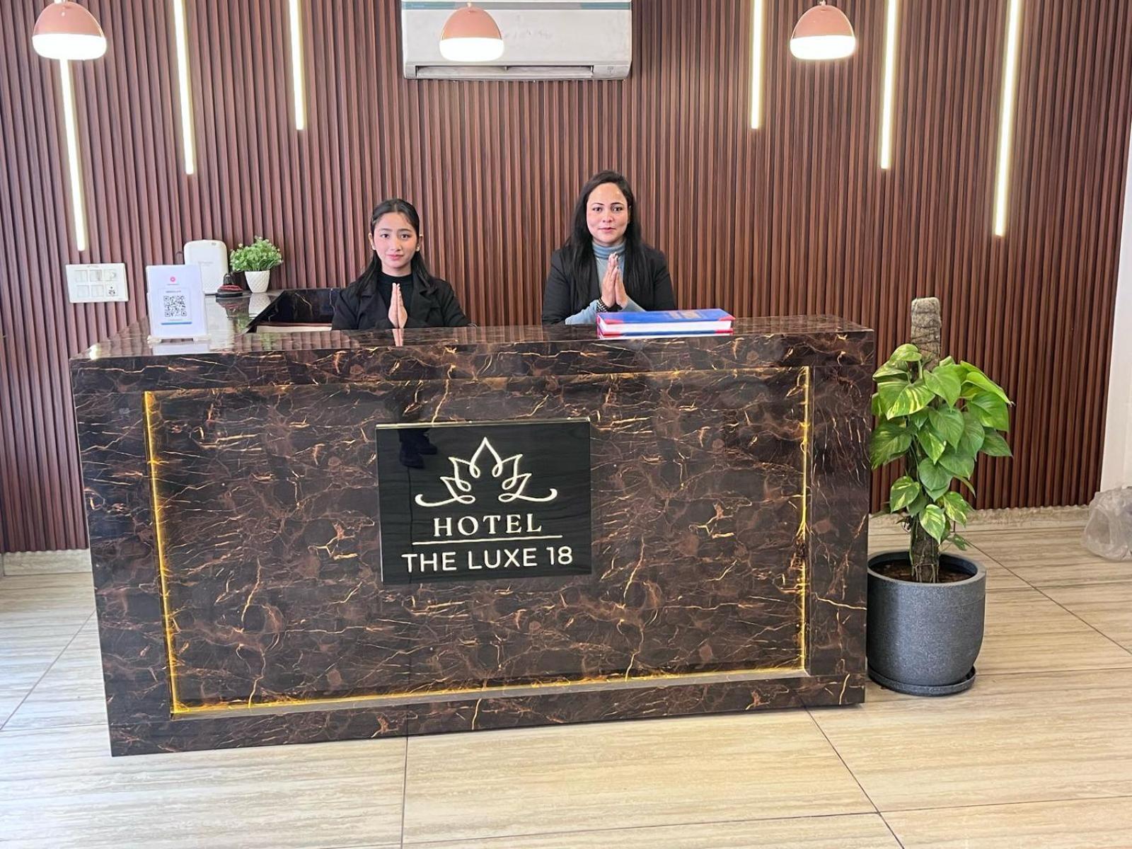 Hotel The Luxe 18 - Golf Course Road Gurgaon Esterno foto