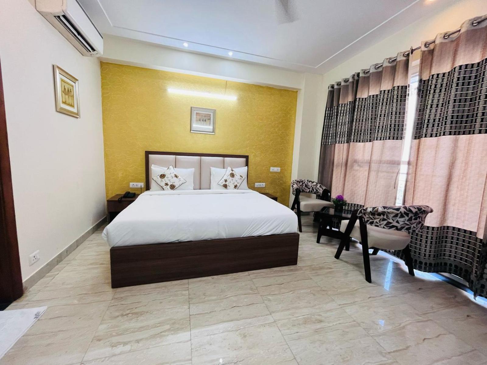 Hotel The Luxe 18 - Golf Course Road Gurgaon Esterno foto