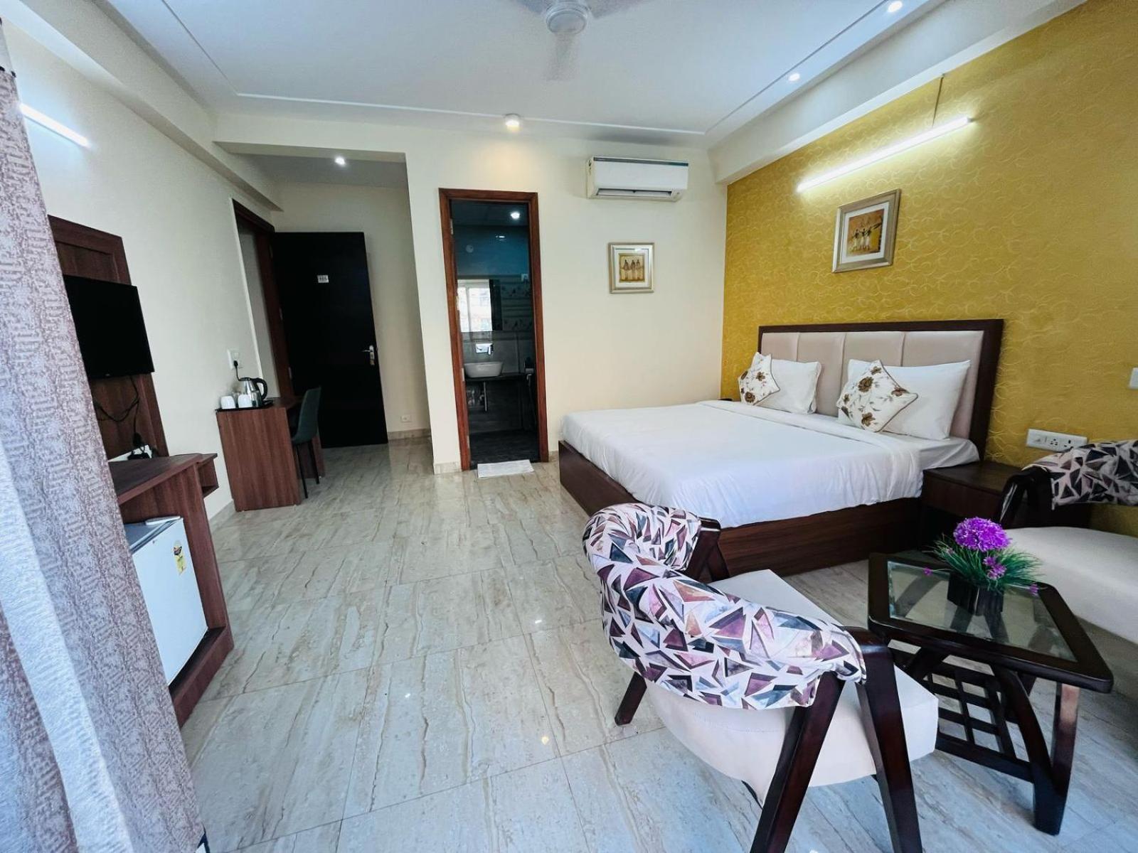 Hotel The Luxe 18 - Golf Course Road Gurgaon Esterno foto