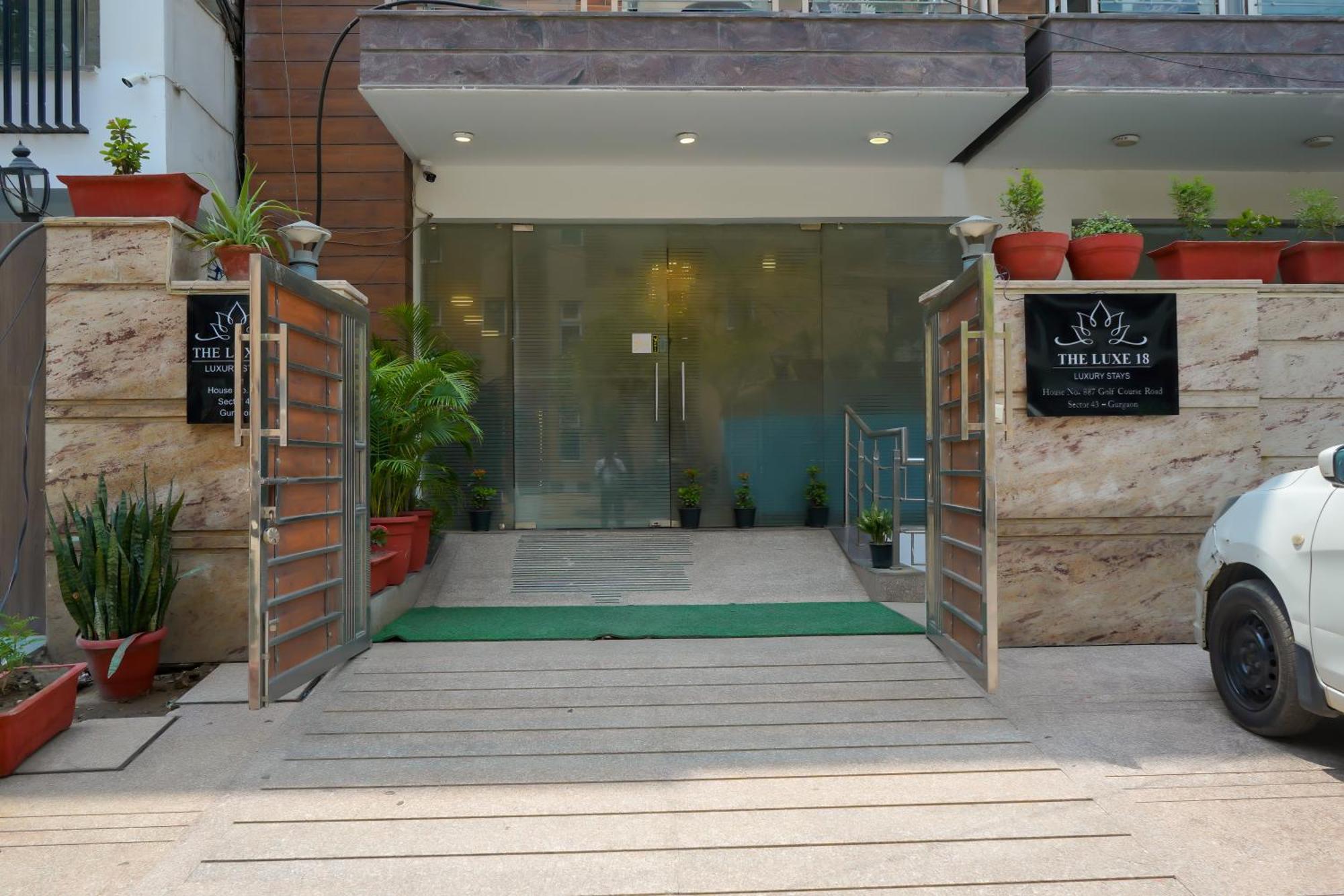 Hotel The Luxe 18 - Golf Course Road Gurgaon Esterno foto