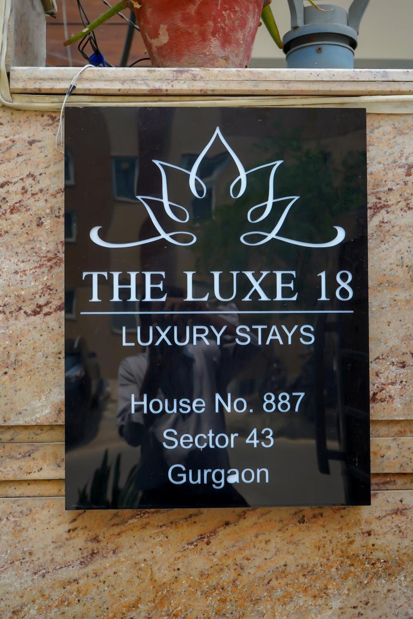 Hotel The Luxe 18 - Golf Course Road Gurgaon Esterno foto