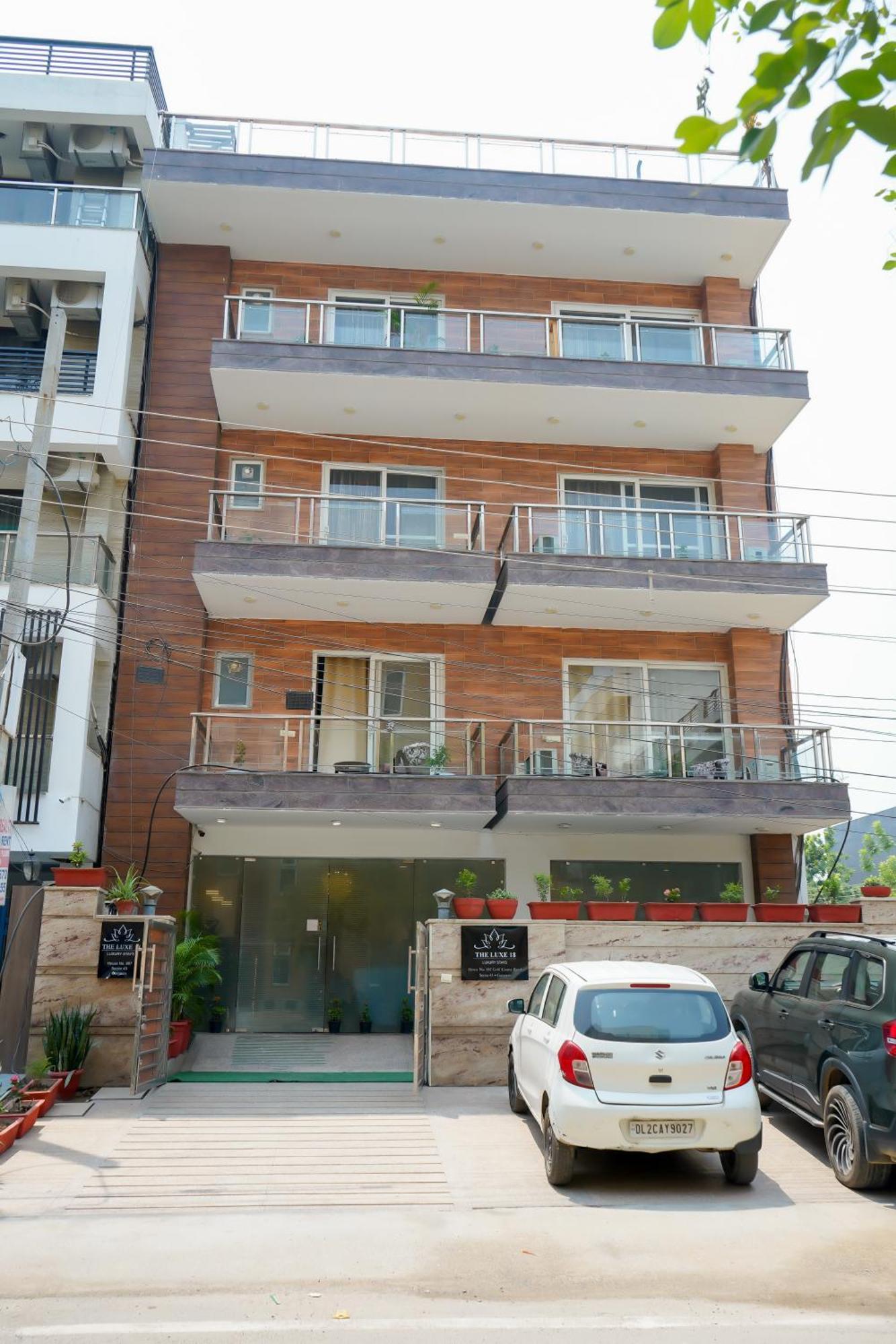Hotel The Luxe 18 - Golf Course Road Gurgaon Esterno foto