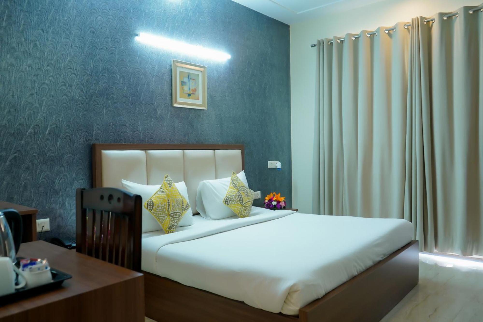 Hotel The Luxe 18 - Golf Course Road Gurgaon Esterno foto