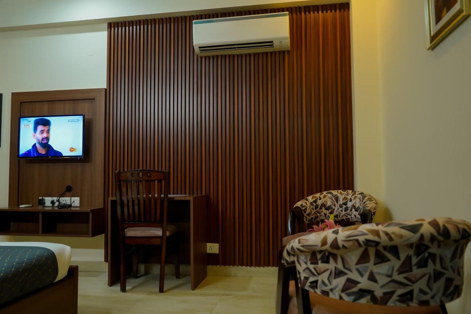 Hotel The Luxe 18 - Golf Course Road Gurgaon Esterno foto
