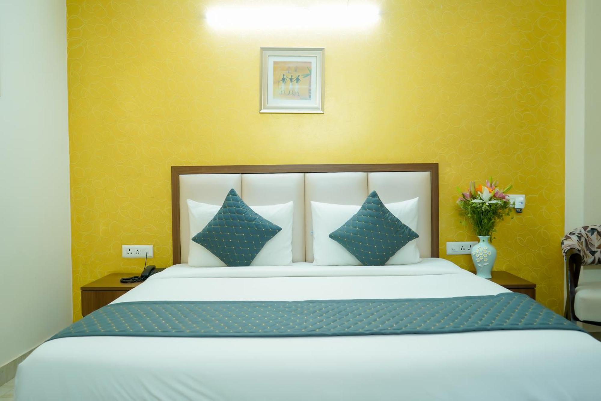 Hotel The Luxe 18 - Golf Course Road Gurgaon Esterno foto