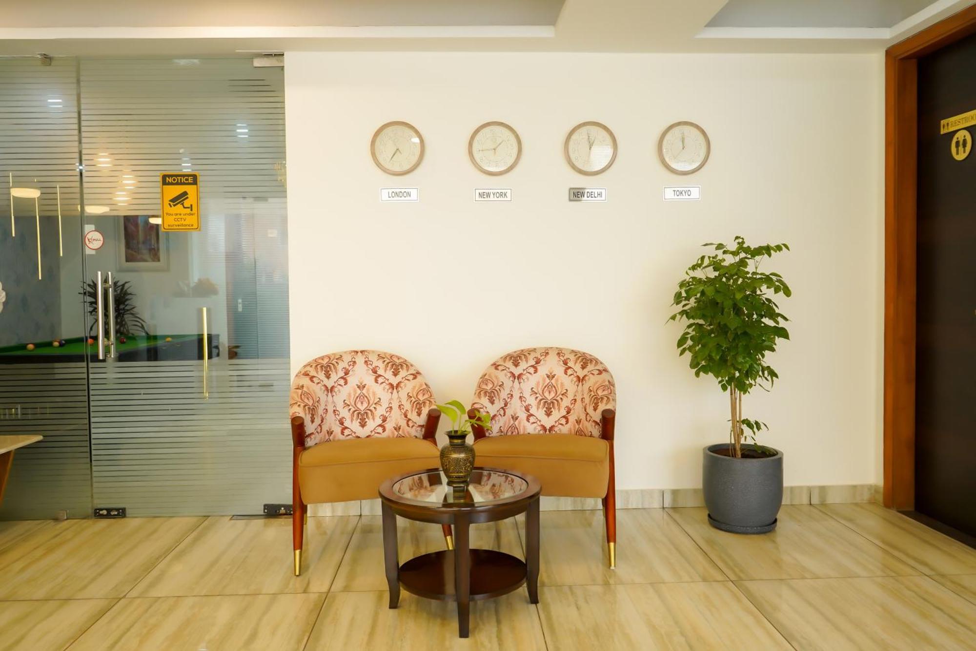 Hotel The Luxe 18 - Golf Course Road Gurgaon Esterno foto